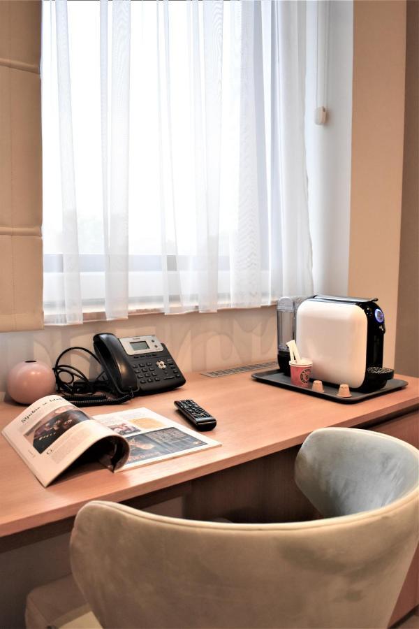Korpa Deli Rooms Novi Sad Bagian luar foto