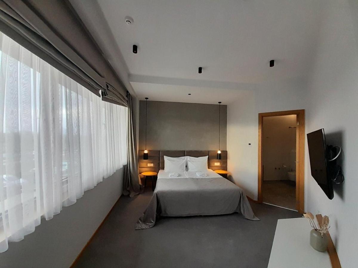 Korpa Deli Rooms Novi Sad Bagian luar foto