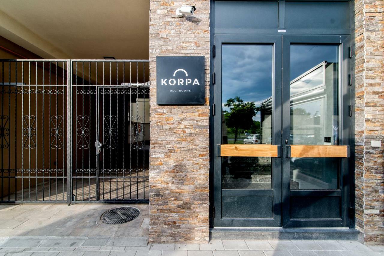 Korpa Deli Rooms Novi Sad Bagian luar foto